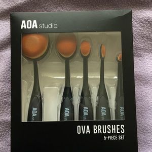 Ova brushes